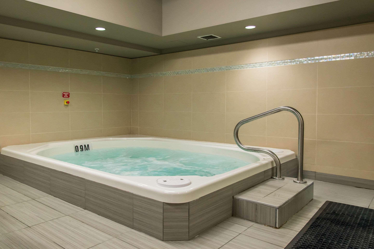 Bathroom 4, Mainstay Suites Winnipeg, Division No. 11