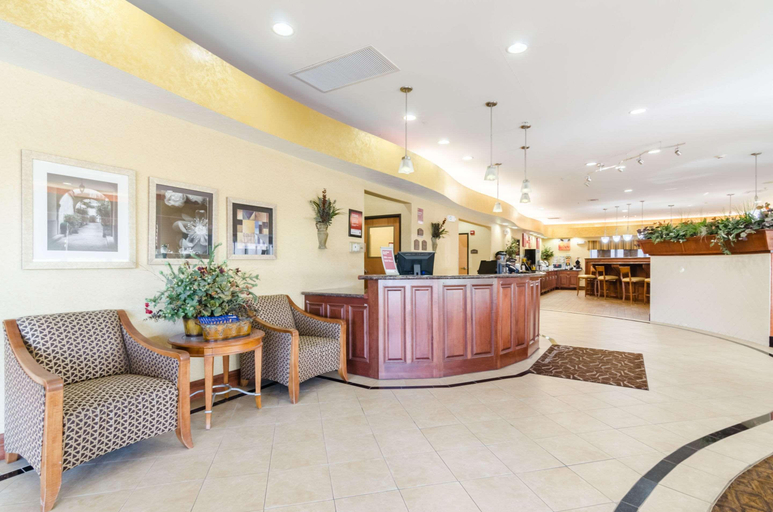 Public Area 2, Comfort Suites Salina Area, Saline