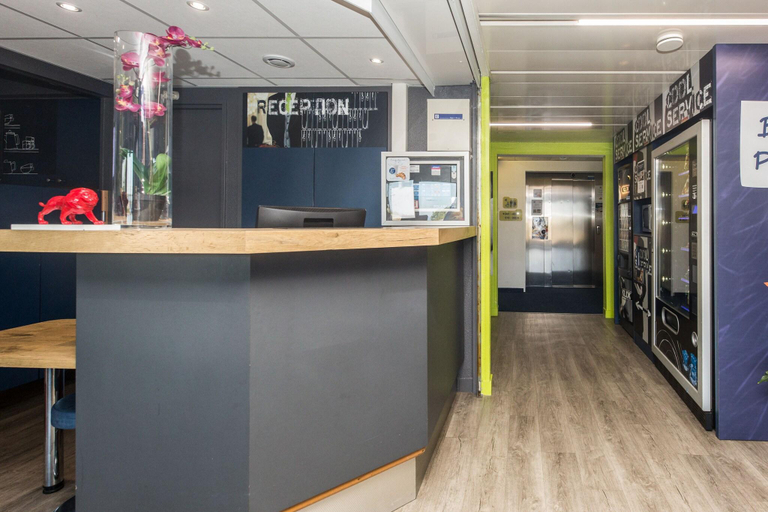 Public Area, Hotel Ibis Budget Lyon Est Chaponnay, Rhône