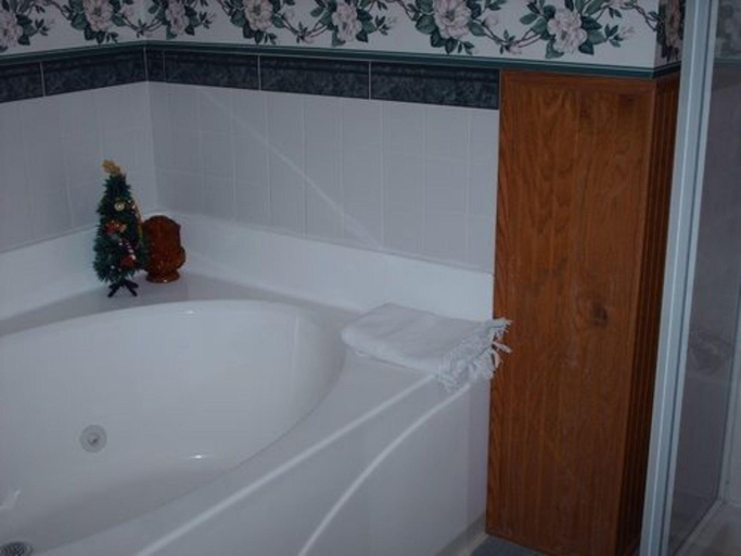 Bathroom 3, Gallets House B&B, Cattaraugus