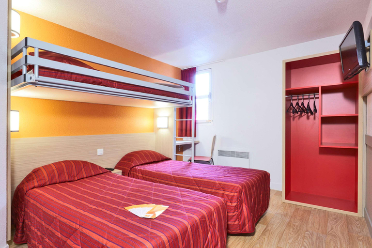 Bedroom 3, Premiere Classe Marne La Vallee - Saint Thibault d, Seine-et-Marne