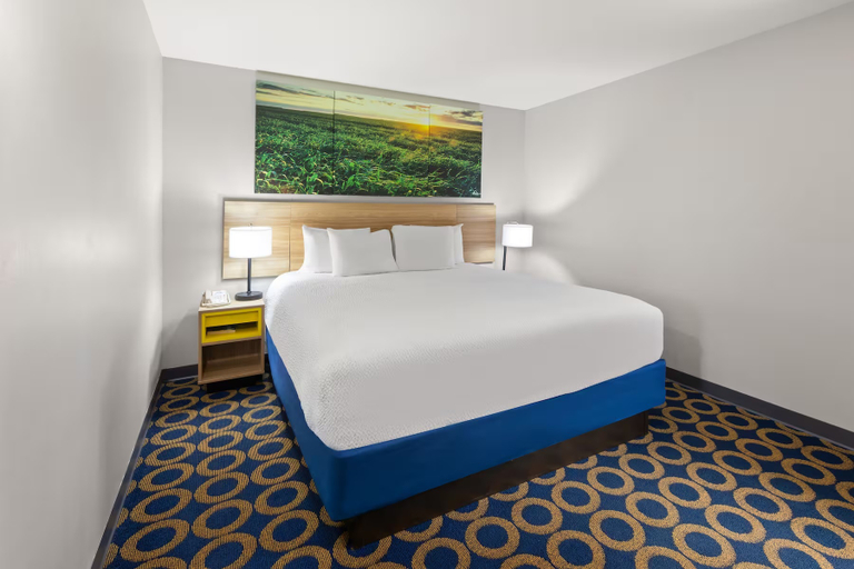 Bedroom 3, Days Inn by Wyndham Wauseon, Fulton