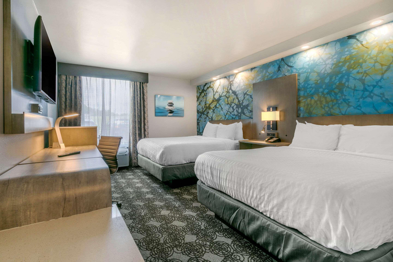 Bedroom 3, Clarion Inn & Suites Airport Murfreesboro, Rutherford