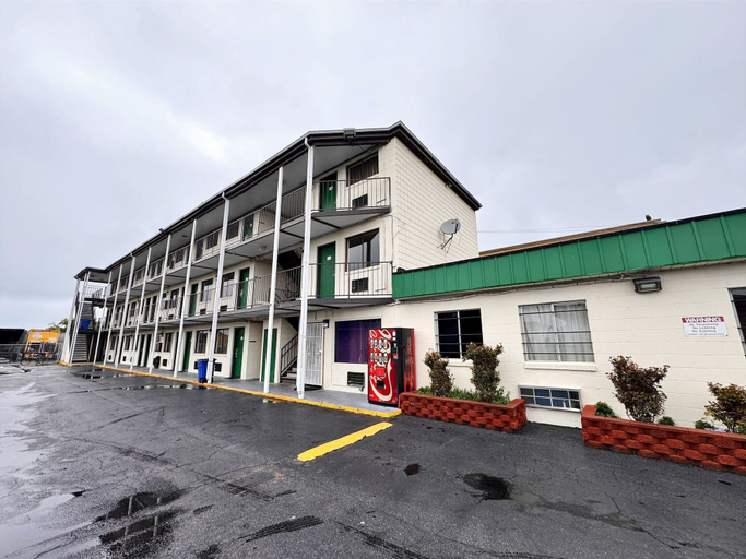 Exterior & Views 2, Cloverleaf Motel Richmond Near Turnpike, Richmond