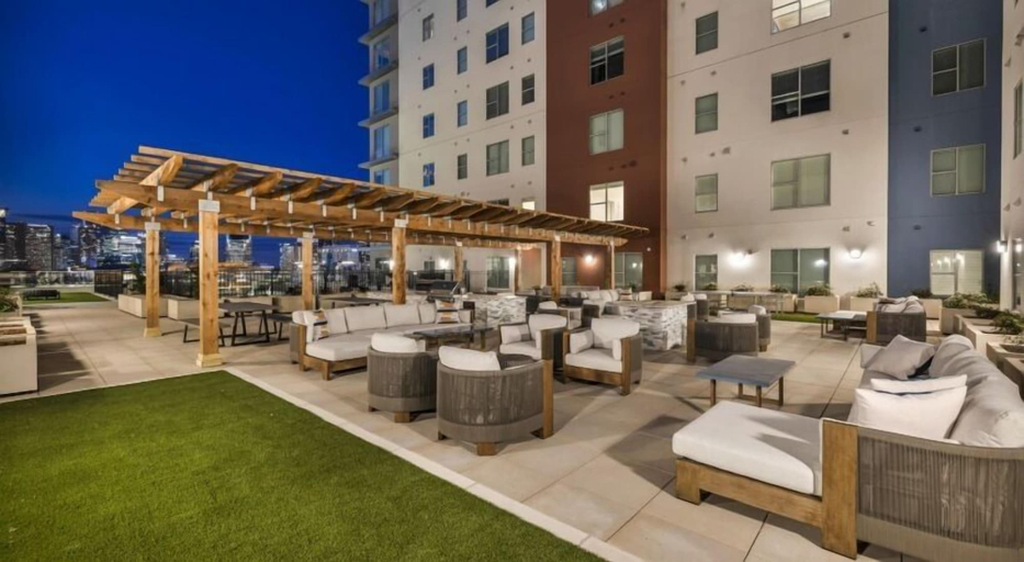Exterior & Views, Platinum Suite Penthouse Suite The Gulch, Davidson