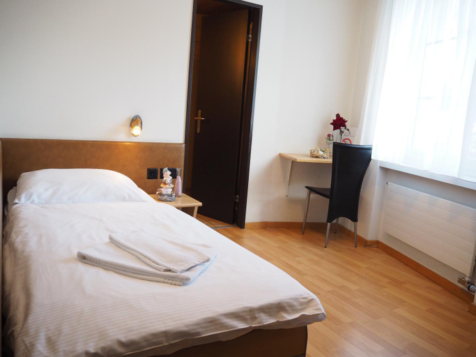 Bedroom, Hotel Stadthof Glarus, Glarus