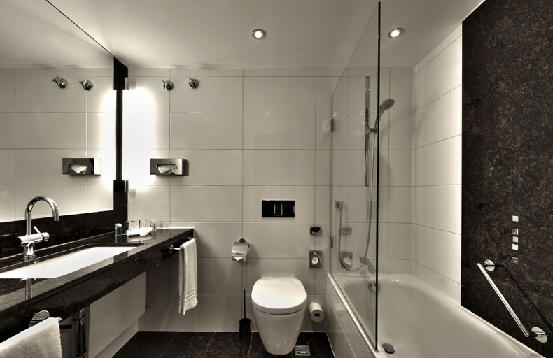 Bathroom 5, Maritim Hotel Köln, Köln