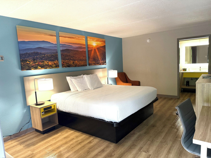 Bedroom 3, Days Inn by Wyndham Harriman, Roane