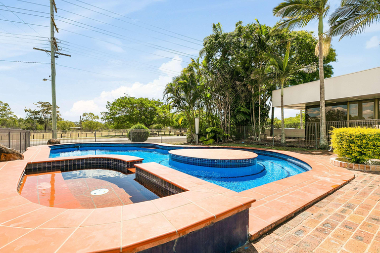 Sport & Beauty 5, Econo Lodge Park Lane, Bundaberg