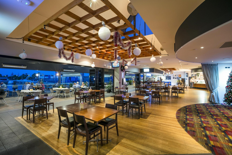 Food & Drinks 5, Nightcap at Kawana Waters Hotel, Caloundra - Kawana