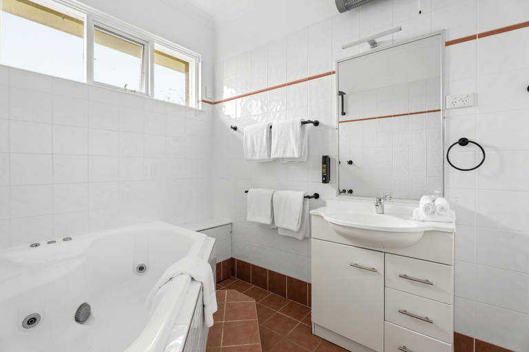 Bathroom 3, Montblu at Echo Point, Blue Mountains