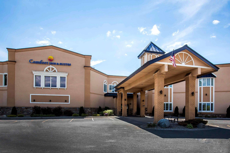 Exterior & Views 2, Comfort Inn & Suites Plattsburgh - Morrisonville, Clinton