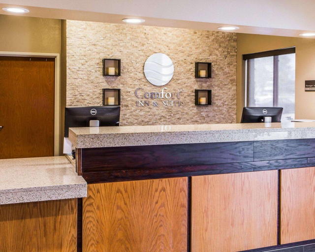 Public Area 2, Comfort Inn & Suites Waterloo - Cedar Falls, Black Hawk