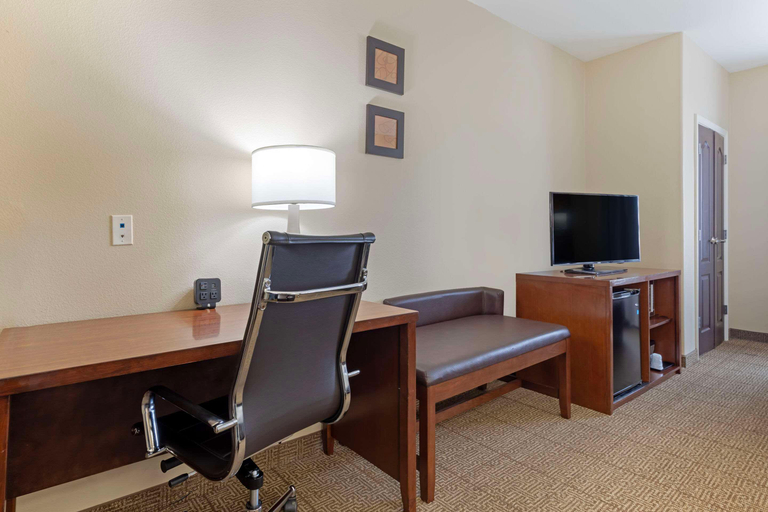 Bedroom 3, Comfort Suites West Dallas - Cockrell Hill, Dallas
