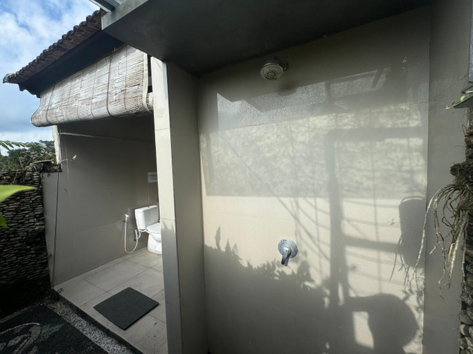 Bathroom 2, Puri Taksu Guest House, Gianyar