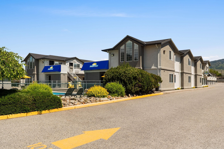 Exterior & Views 2, Days Inn by Wyndham Kelowna, Central Okanagan