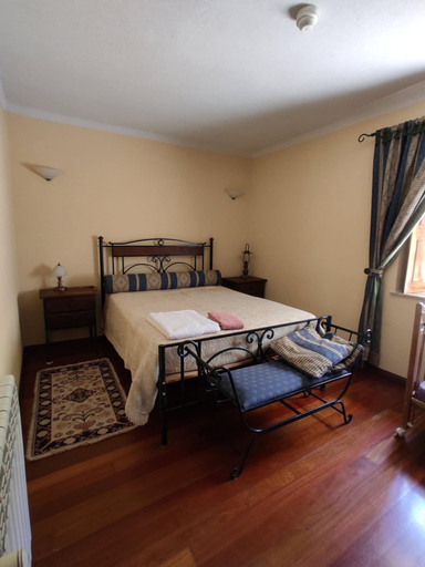 Room 2, Rustic Terrace2 Bedrooms Farm House, Celorico da Beira