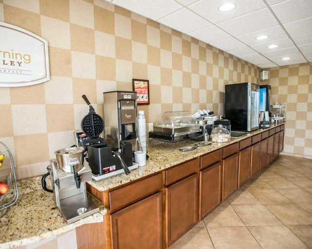 Food & Drinks 5, Sleep Inn & Suites Oakley Area, Logan