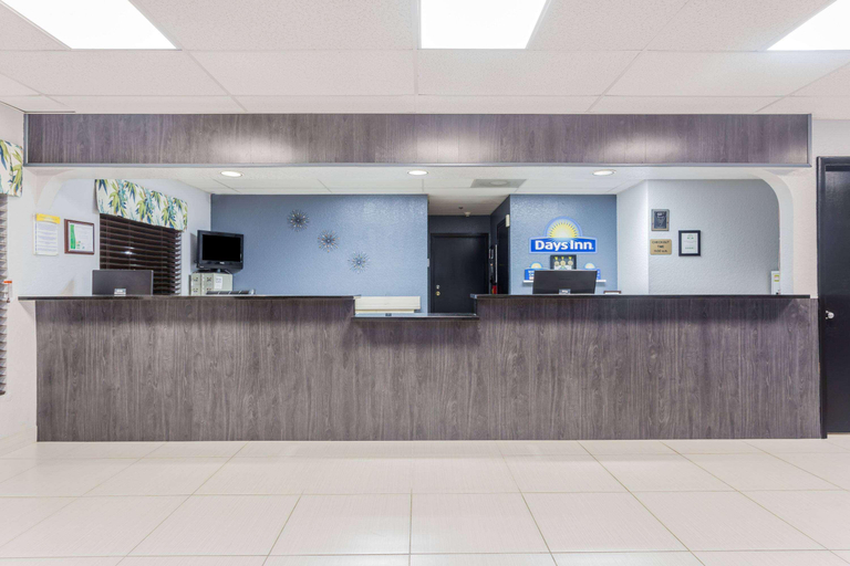 Public Area 2, Days Inn by Wyndham Sarasota - Siesta Key, Sarasota