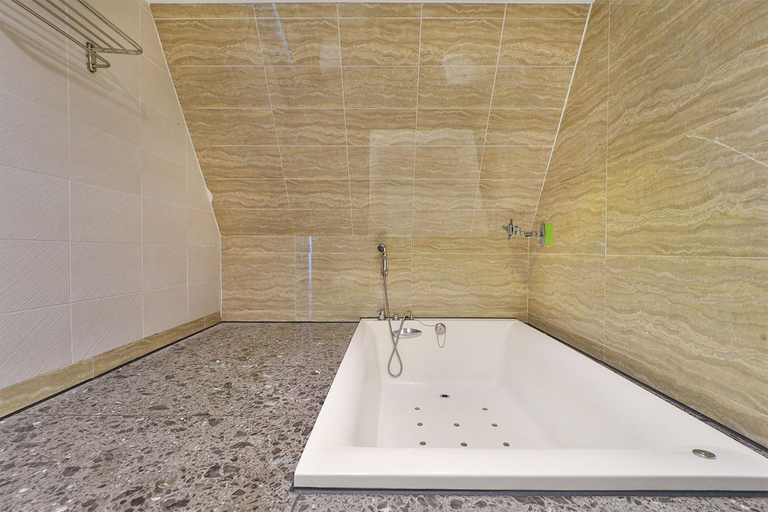 Bathroom 5, Gwangalli Moon Bay Hotel, Suyeong