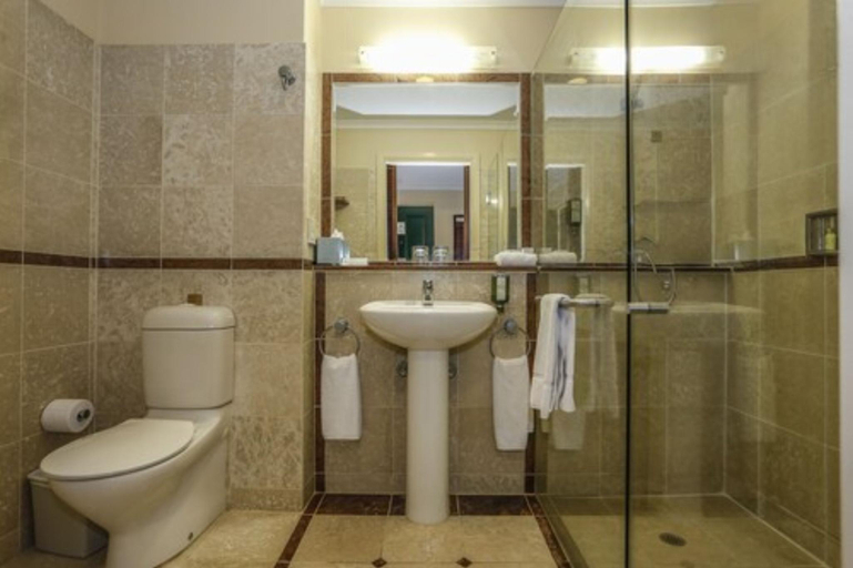 Bathroom 19