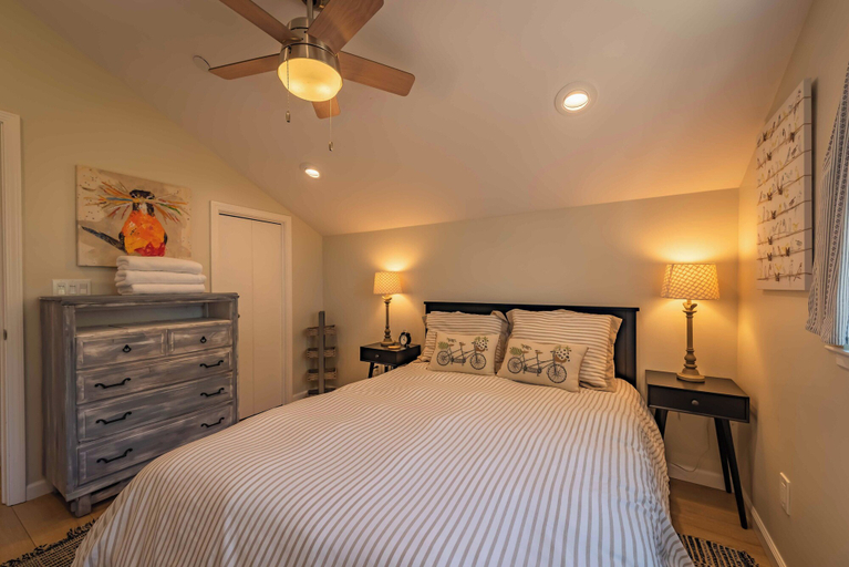 Bedroom 2, Hidden Acre Vineyard Estate, San Luis Obispo