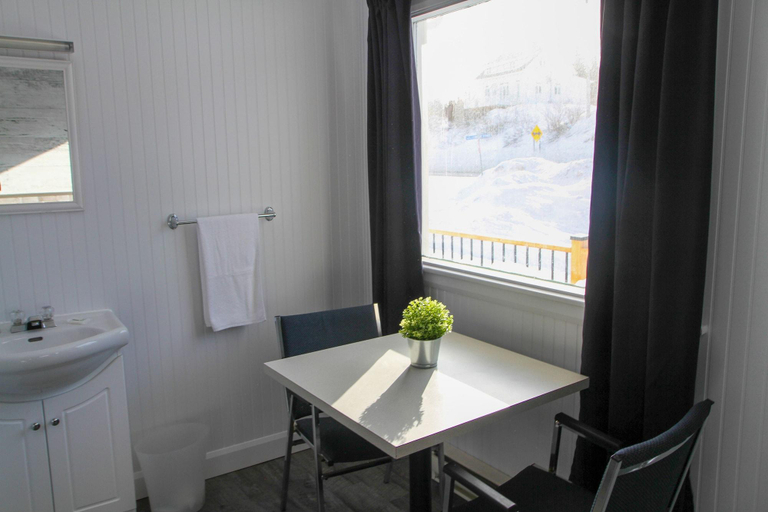 Bedroom 4, Motel du Village, La Côte-de-Gaspé