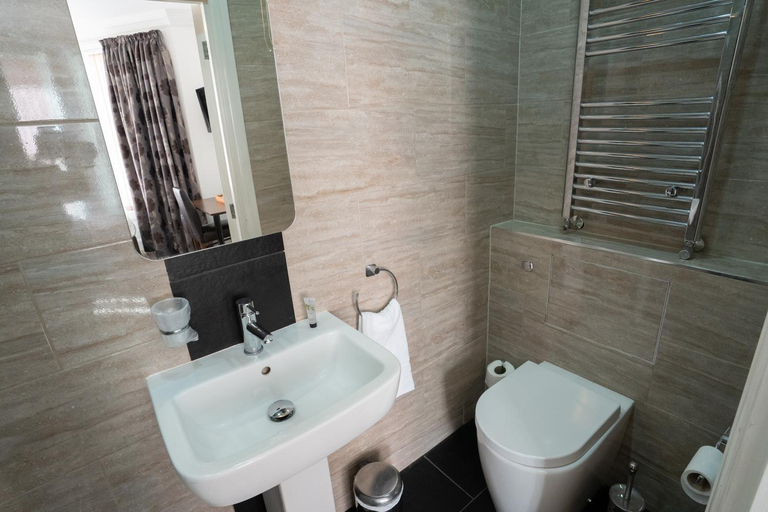Bathroom 3, The Hop Inn, Poole