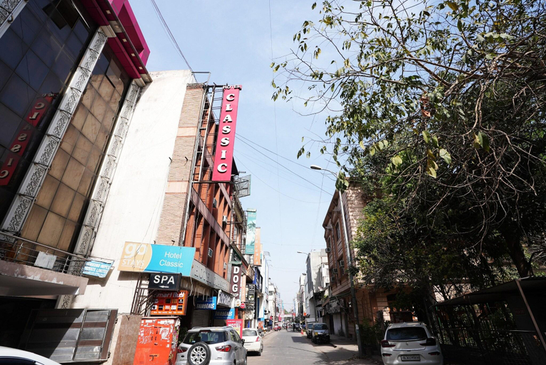 Exterior & Views 2, Hotel Classic, Delhi