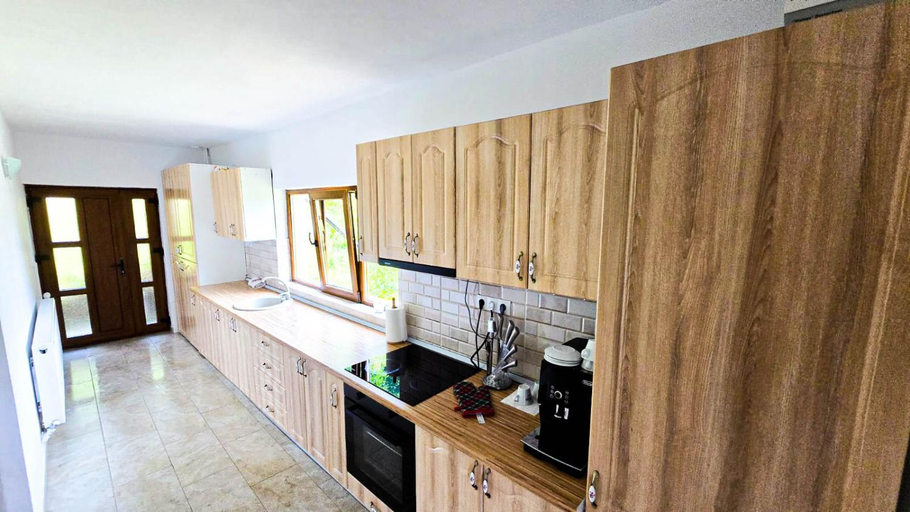 Cabana din Deal, Bistra