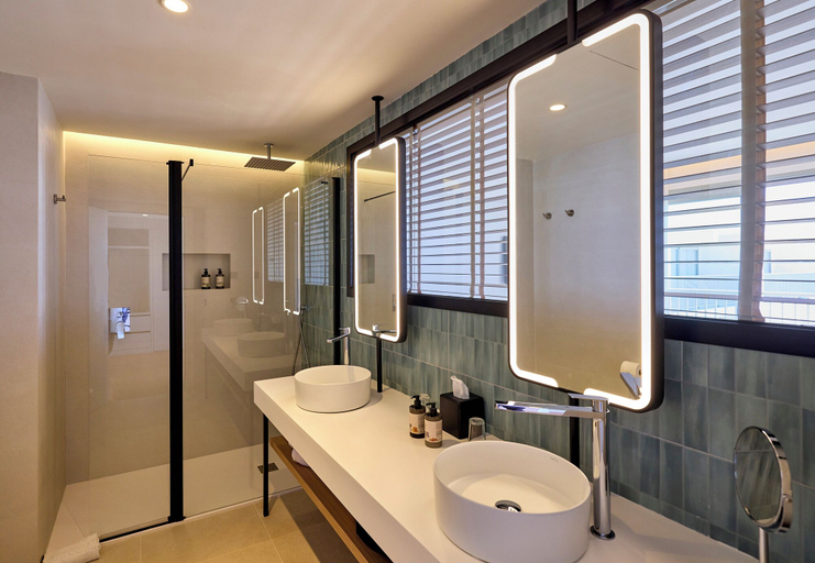 Bathroom 5, Universal Hotel Romantica, Baleares
