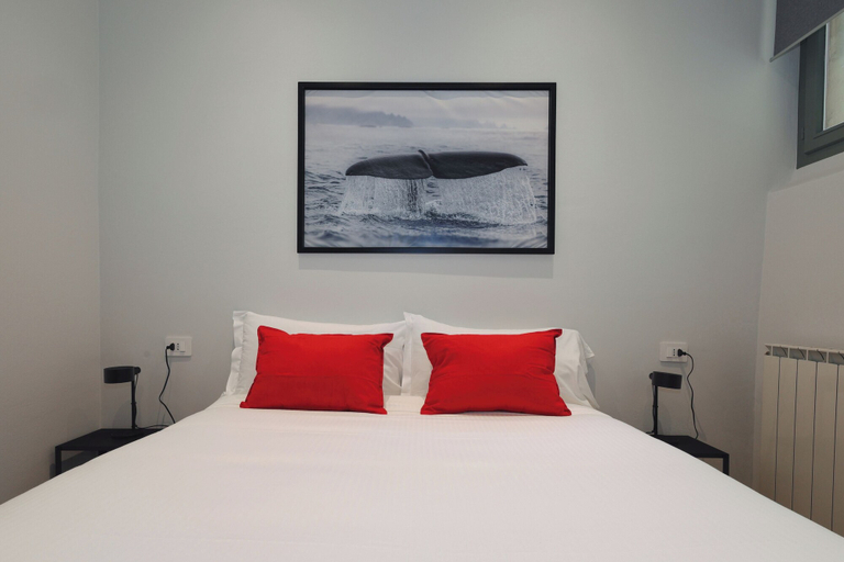 Bedroom, Stylish 2BR flat in the city centre, Milano