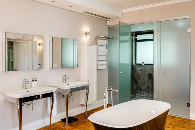Room 3, 2bed Apt 5min Walk From Camps Bay Central Escape, City of Cape Town