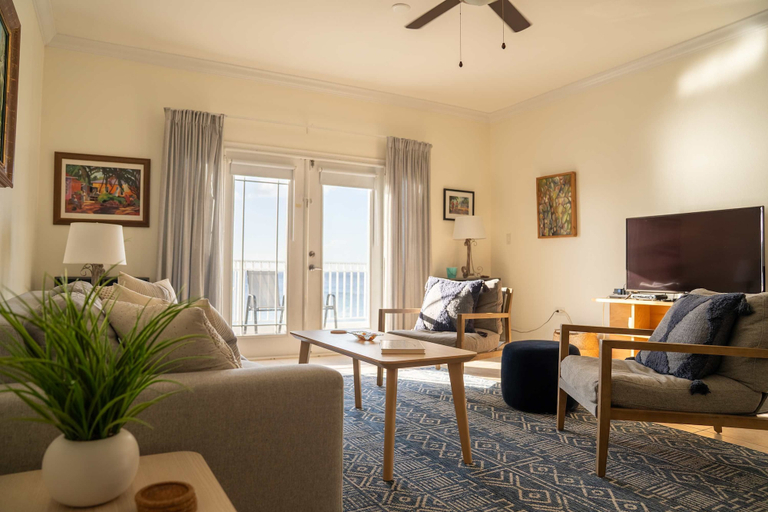 Room 2, NEW Oceanfront Condo in George Town