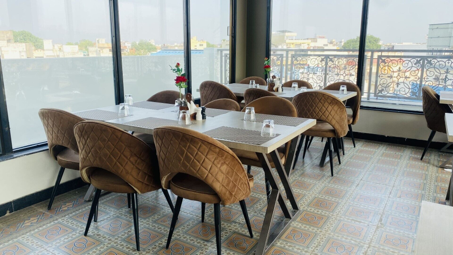 Food & Drinks 5, Hotel Glorious Grand, Varanasi