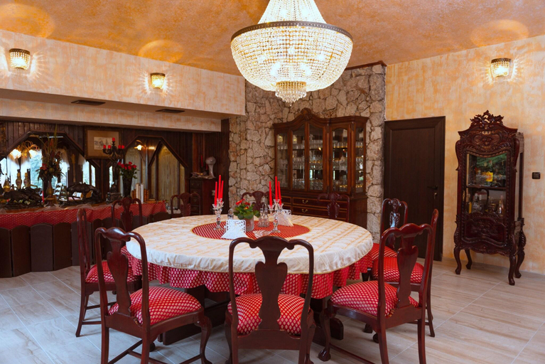 Food & Drinks 5, Dallas Residence, Varna