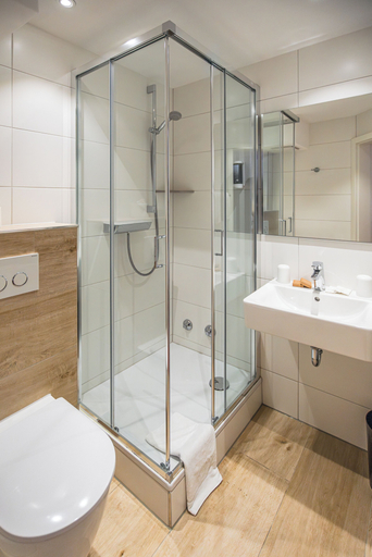 Bathroom, DEVA Hotel Renchtalblick, Ortenaukreis