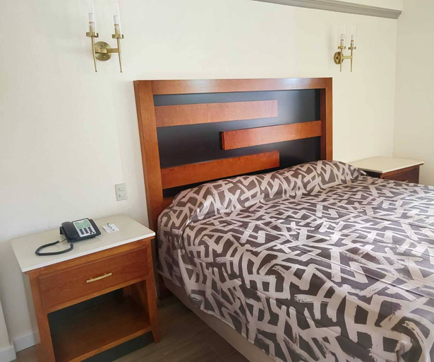 Bedroom 3, Los Cedros Hotel Inn Delicias, Saucillo
