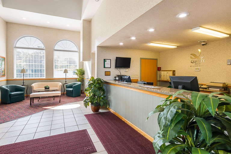 Public Area 2, Quality Inn Weston, Lewis