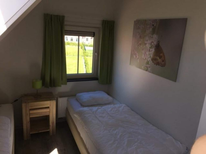 Others 3, Pet-Loving Stay with Garden, Sluis