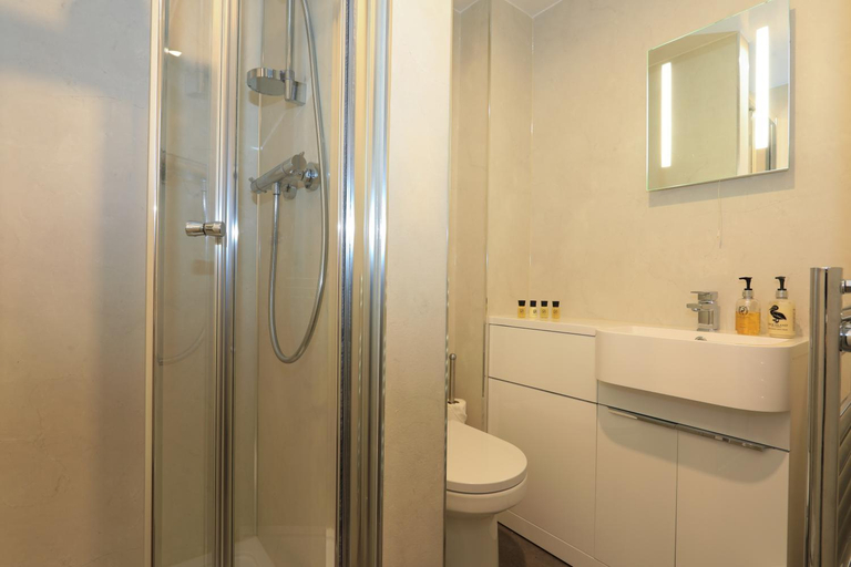 Bathroom, The Blue Bell Inn, North Yorkshire