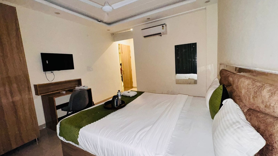 Bedroom 5, GP Palace, Lucknow