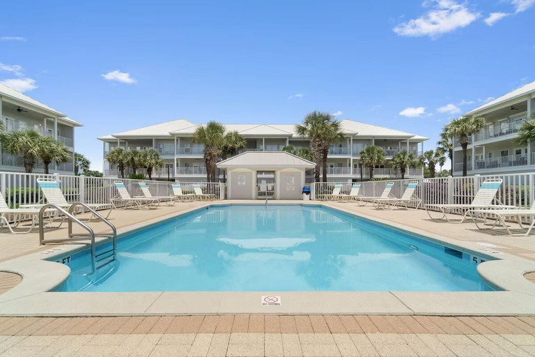 Sport & Beauty, Pavilion Palms 203c, Walton