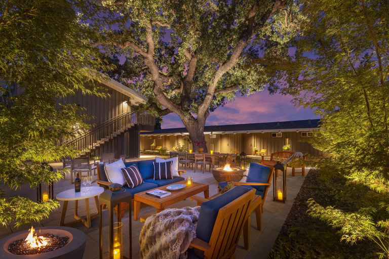 Food & Drinks, The Cottages Hotel, San Mateo