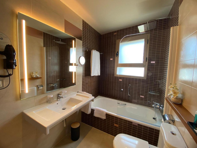 Bathroom 4, ON ALETA ROOM designed for adults, Granada