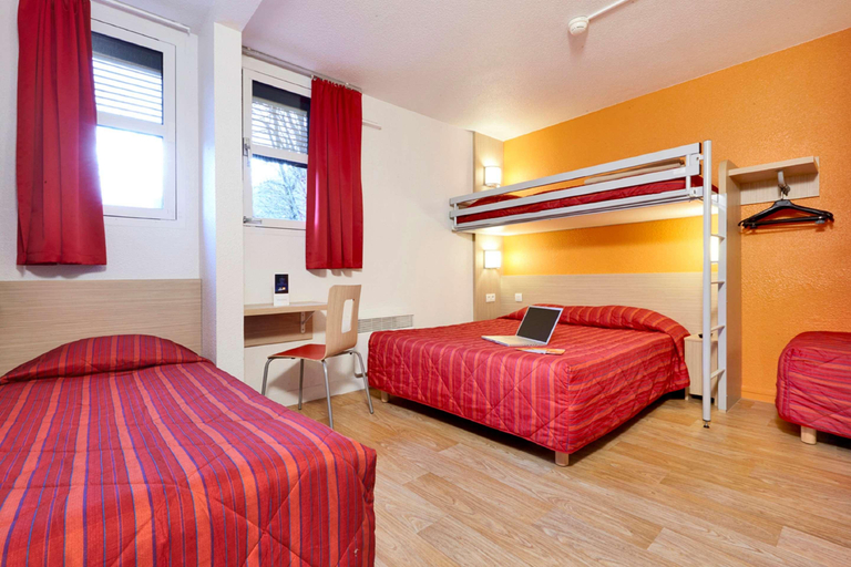 Bedroom 4, Premiere Classe Marne La Vallee - Saint Thibault d, Seine-et-Marne