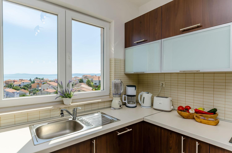 Kitchen 4, Apartment Vesna, Okrug
