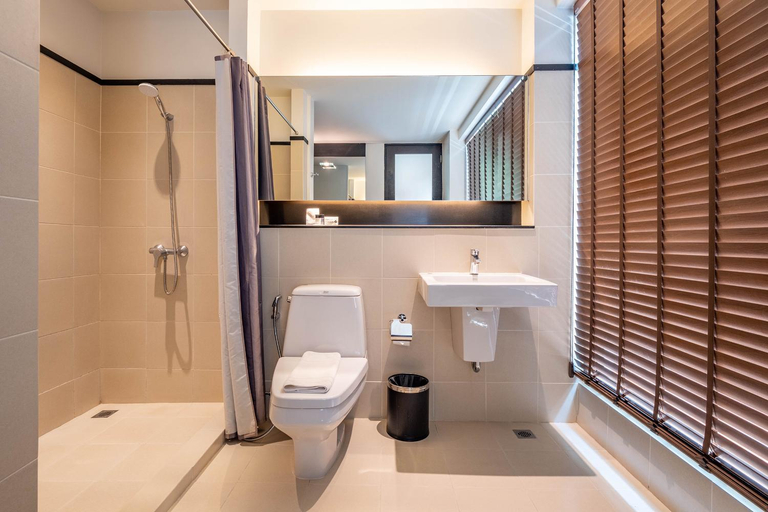 Bathroom 3, Luxe Residence, Pattaya