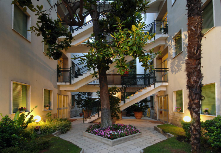 Others 5, Prati Home, Rome