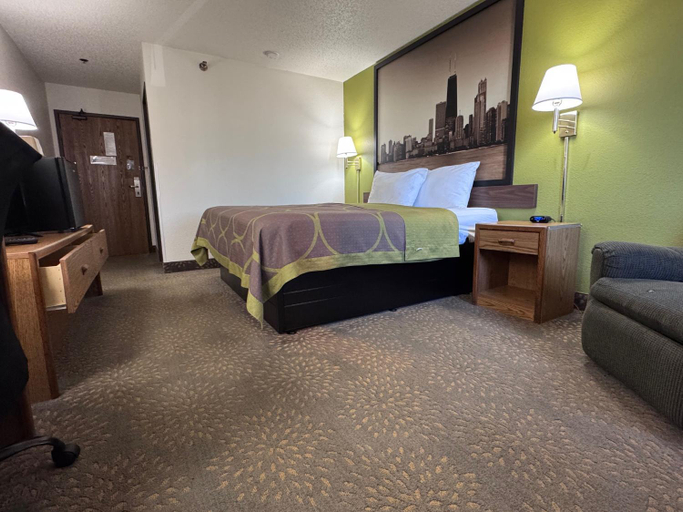 Bedroom 2, Super 8 by Wyndham Mokena/Frankfort /I-80, Will